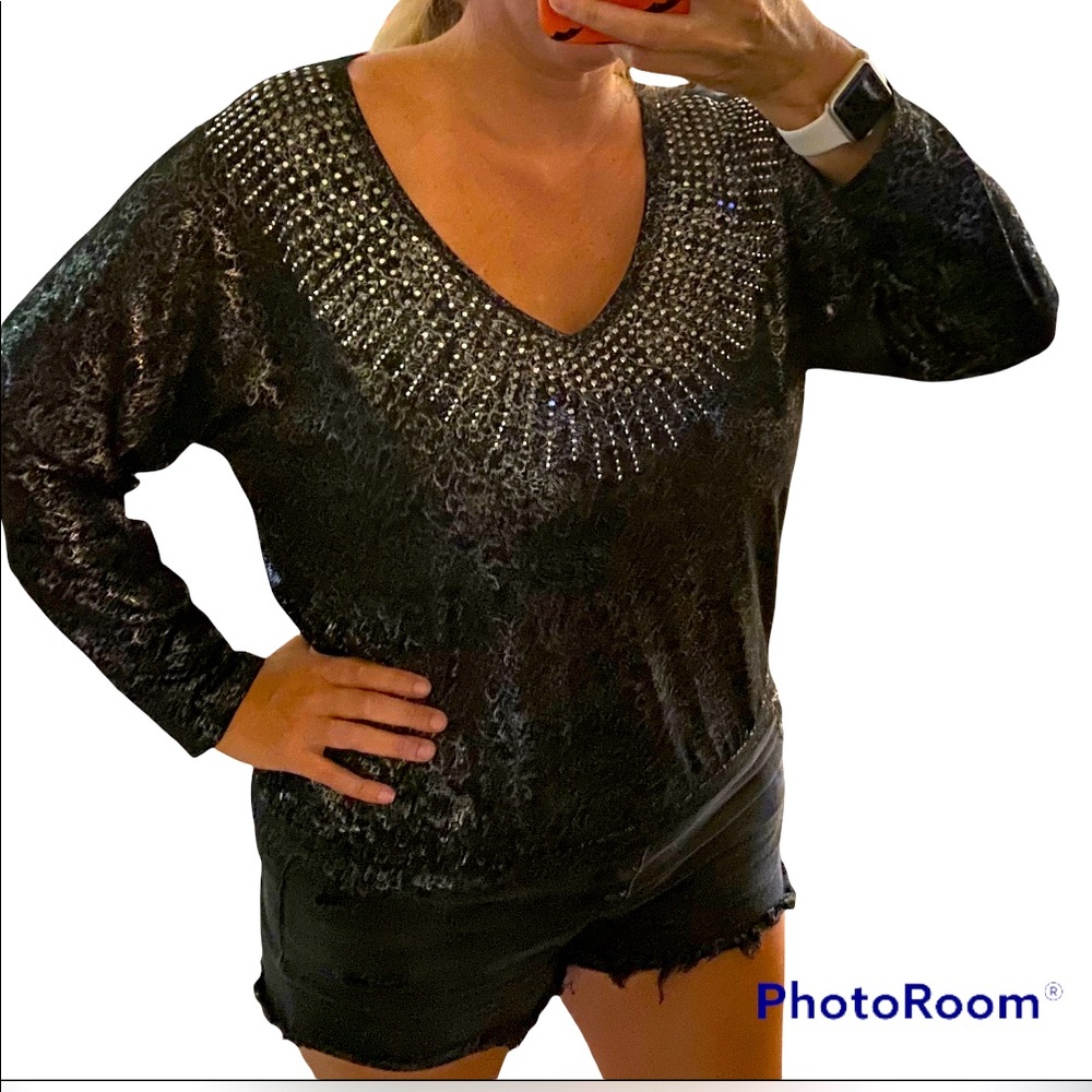 🕸Gloria Vanderbilt Black and Silver Shirt w/studs